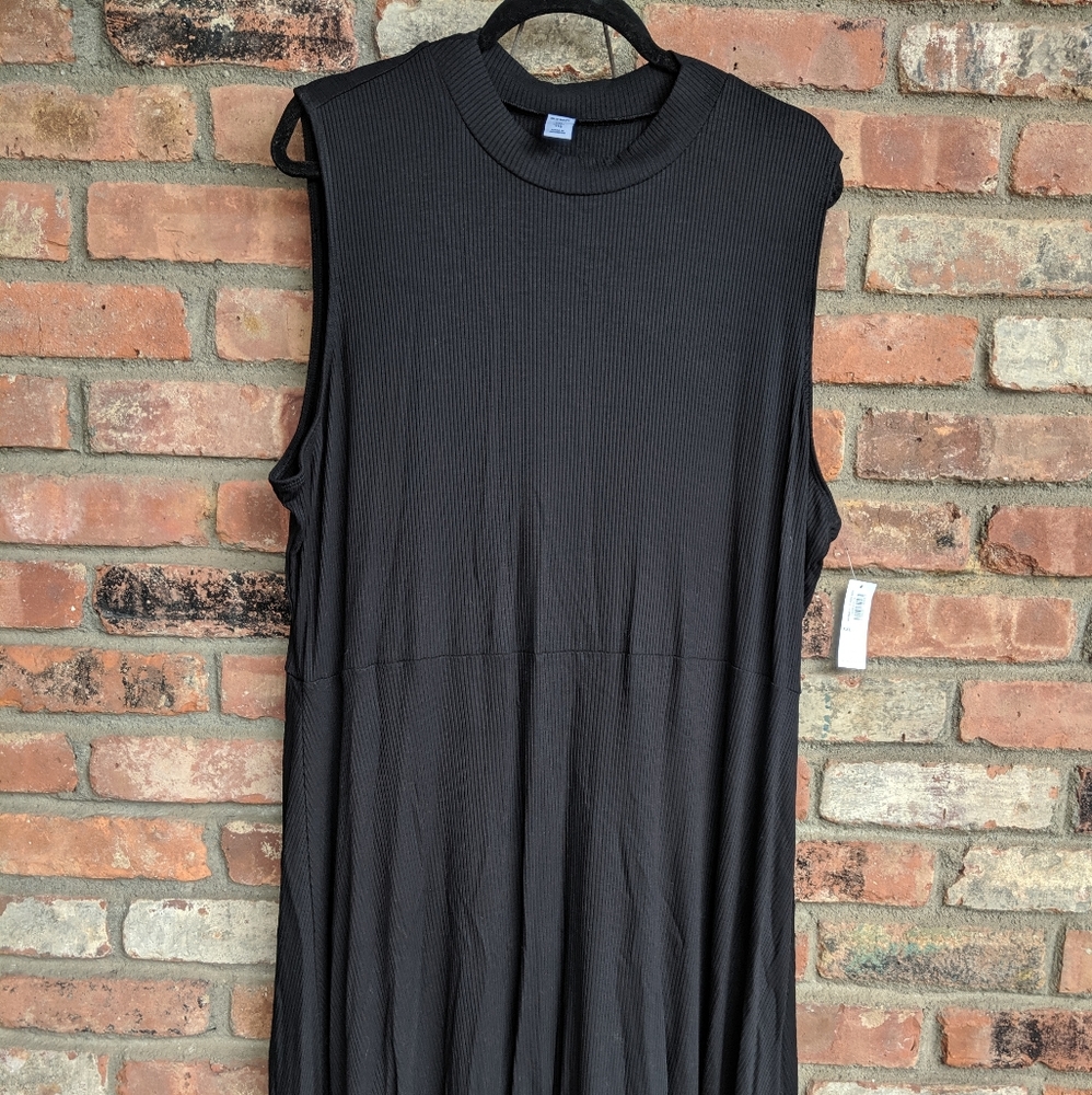 High neck ribbed black sleeveless swing dress NWT